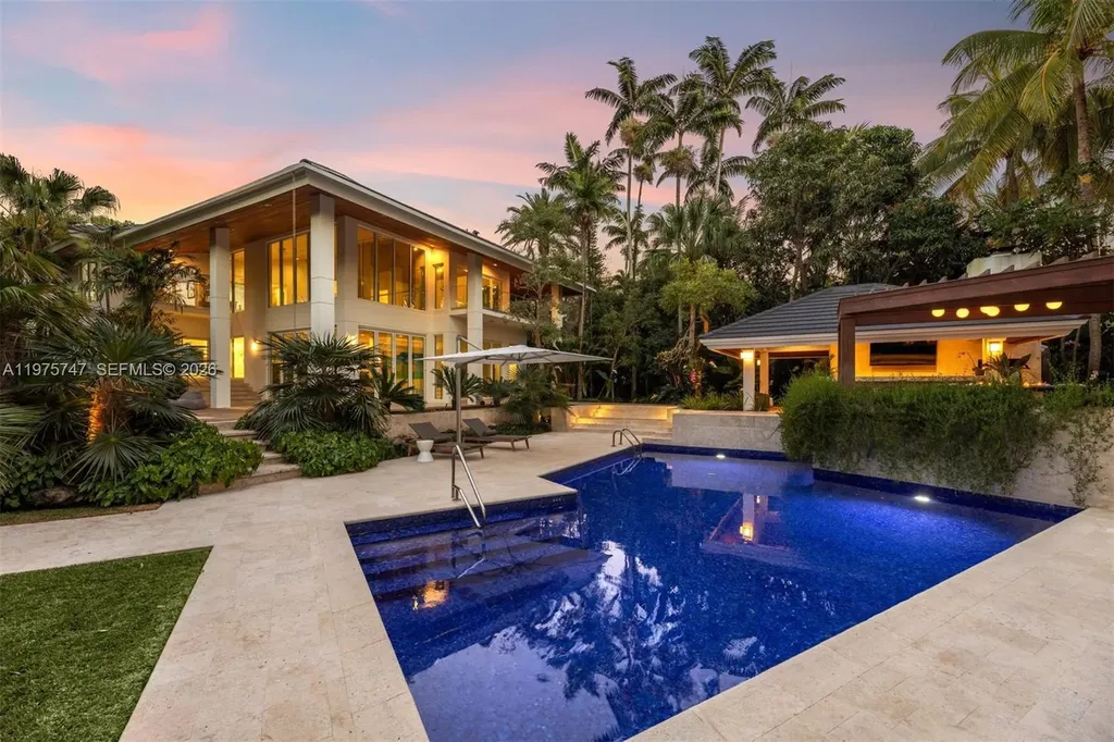 7150 W Lago Drive Coral Gables FL 33143