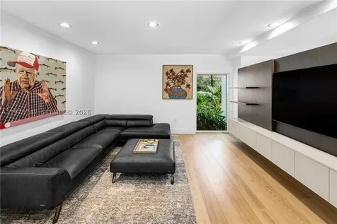 7150 W Lago Drive Coral Gables FL 33143