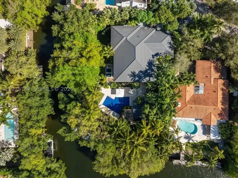 7150 W Lago Drive Coral Gables FL 33143
