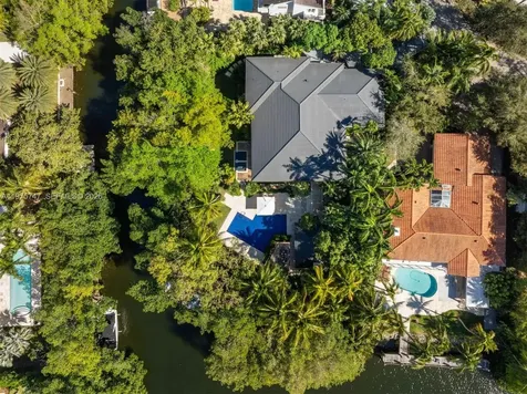 7150 W Lago Drive Coral Gables FL 33143