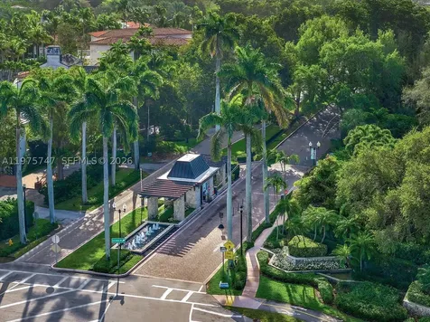 7150 W Lago Drive Coral Gables FL 33143
