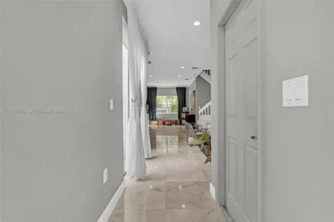1425 Weeping Willow Way Hollywood FL 33019
