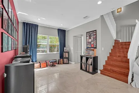 1425 Weeping Willow Way Hollywood FL 33019
