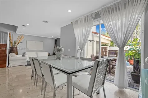 1425 Weeping Willow Way Hollywood FL 33019