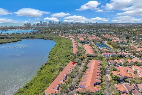 1425 Weeping Willow Way Hollywood FL 33019