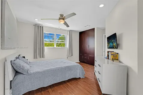 1425 Weeping Willow Way Hollywood FL 33019