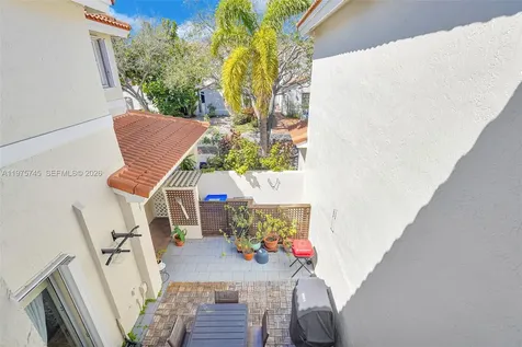 1425 Weeping Willow Way Hollywood FL 33019