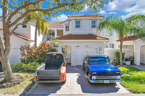 1425 Weeping Willow Way Hollywood FL 33019
