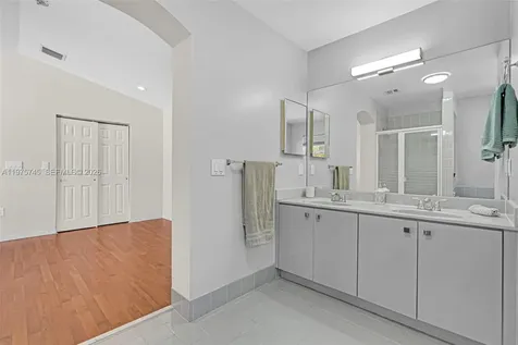 1425 Weeping Willow Way Hollywood FL 33019