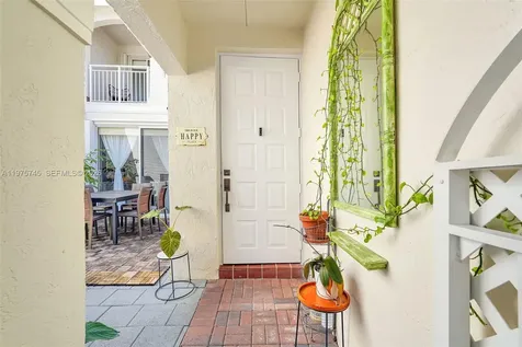 1425 Weeping Willow Way Hollywood FL 33019