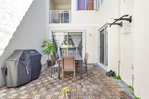 1425 Weeping Willow Way Hollywood FL 33019