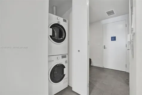 121 NE 5th Street Miami FL 33132