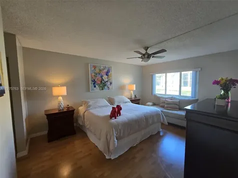 140 Lakeview Drive Weston FL 33326