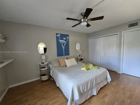 140 Lakeview Drive Weston FL 33326