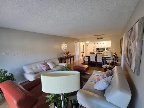 140 Lakeview Drive Weston FL 33326