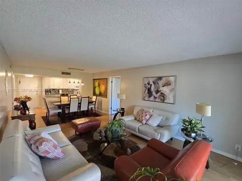 140 Lakeview Drive Weston FL 33326