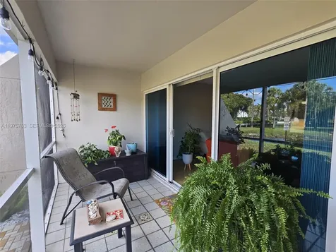 140 Lakeview Drive Weston FL 33326