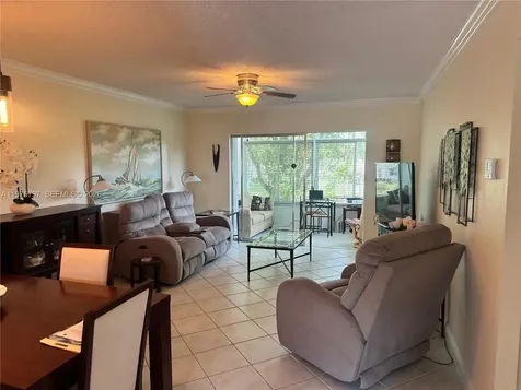 5121 W Oakland Park Boulevard Lauderdale Lakes FL 33313