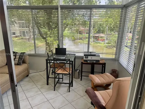 5121 W Oakland Park Boulevard Lauderdale Lakes FL 33313
