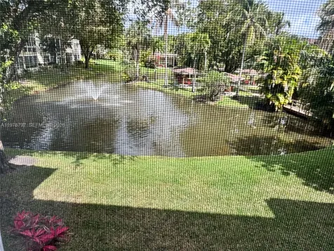 5121 W Oakland Park Boulevard Lauderdale Lakes FL 33313