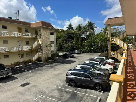 5121 W Oakland Park Boulevard Lauderdale Lakes FL 33313