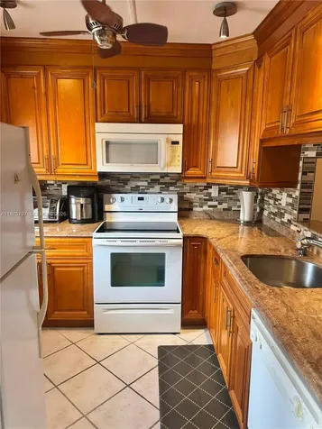 5121 W Oakland Park Boulevard Lauderdale Lakes FL 33313