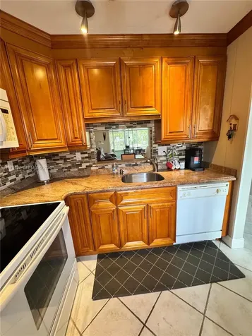 5121 W Oakland Park Boulevard Lauderdale Lakes FL 33313
