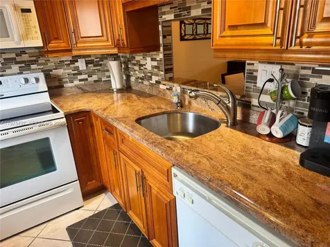 5121 W Oakland Park Boulevard Lauderdale Lakes FL 33313