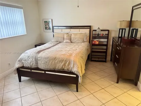 5121 W Oakland Park Boulevard Lauderdale Lakes FL 33313