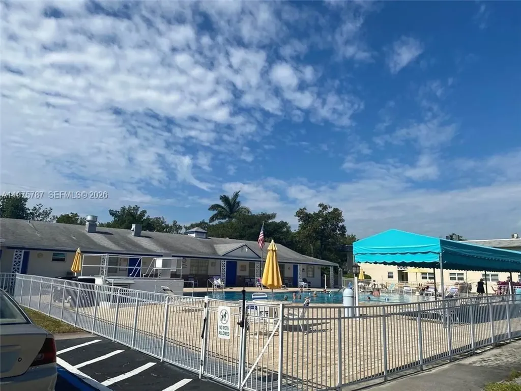 1301 N 12th Court Hollywood FL 33019