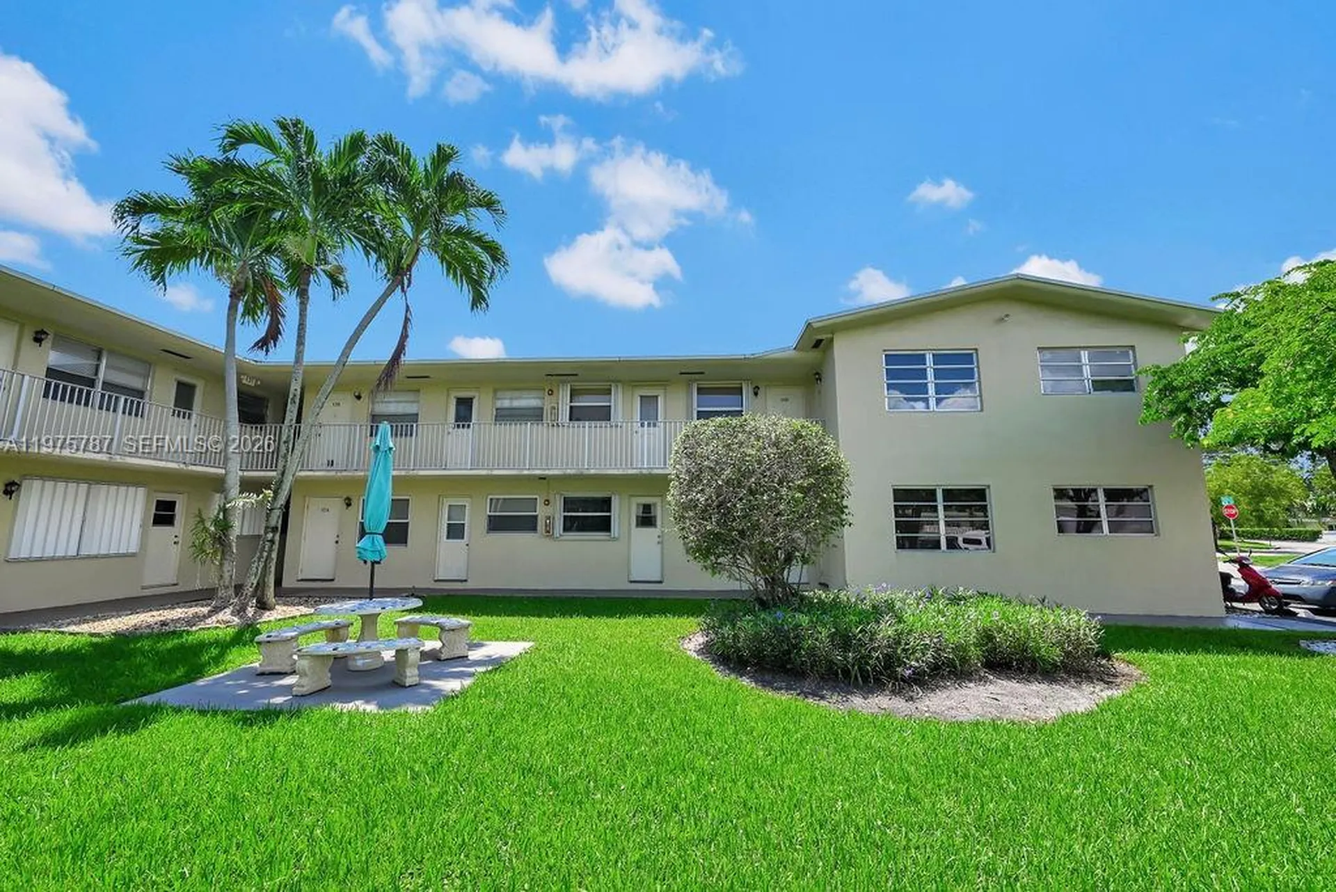 1301 N 12th Court Hollywood FL 33019
