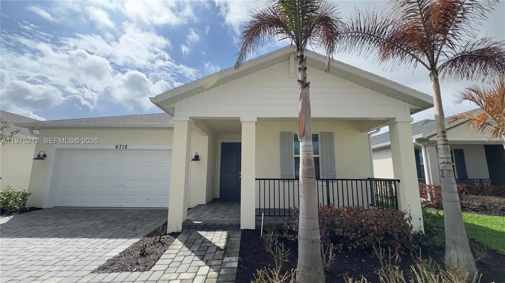 6712 NW Cloverdale Avenue Port St. Lucie FL 34987