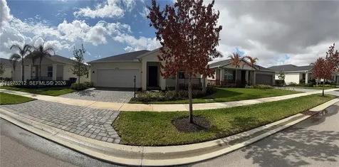6712 NW Cloverdale Avenue Port St. Lucie FL 34987