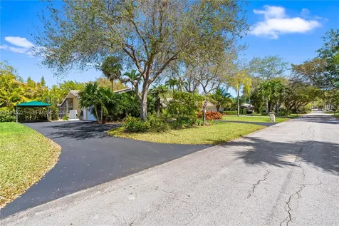 7521 SW 175th Street Palmetto Bay FL 33157