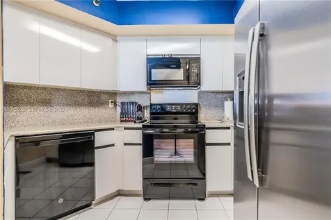 6767 Collins Avenue Miami Beach FL 33141