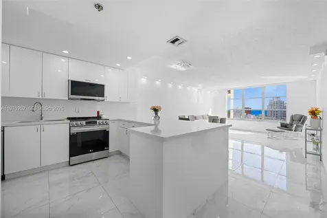 4101 Pine Tree Drive Miami Beach FL 33140