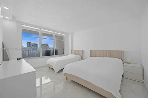 4101 Pine Tree Drive Miami Beach FL 33140
