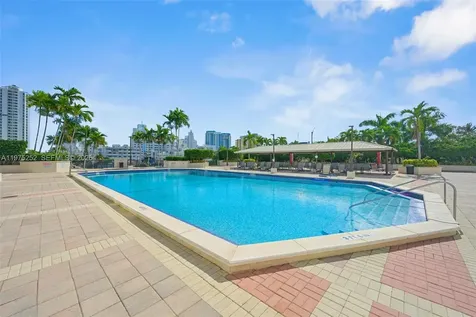 4101 Pine Tree Drive Miami Beach FL 33140
