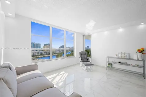4101 Pine Tree Drive Miami Beach FL 33140