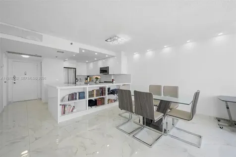 4101 Pine Tree Drive Miami Beach FL 33140