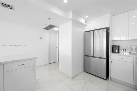 4101 Pine Tree Drive Miami Beach FL 33140