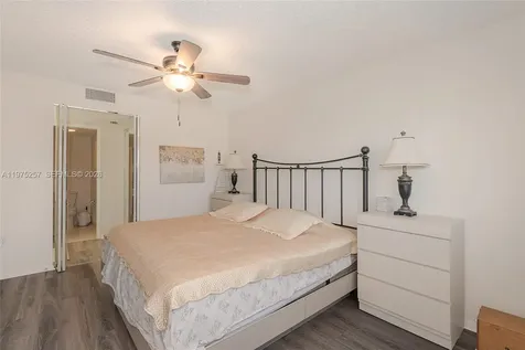 1200 SW 137th Avenue Pembroke Pines FL 33027
