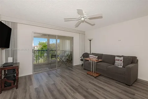 1200 SW 137th Avenue Pembroke Pines FL 33027