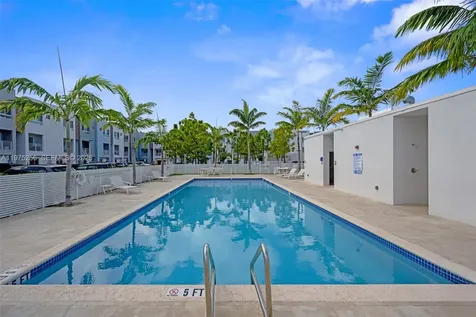 2535 NE 193rd Street Miami FL 33180