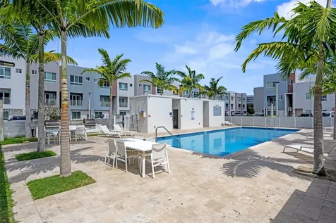 2535 NE 193rd Street Miami FL 33180