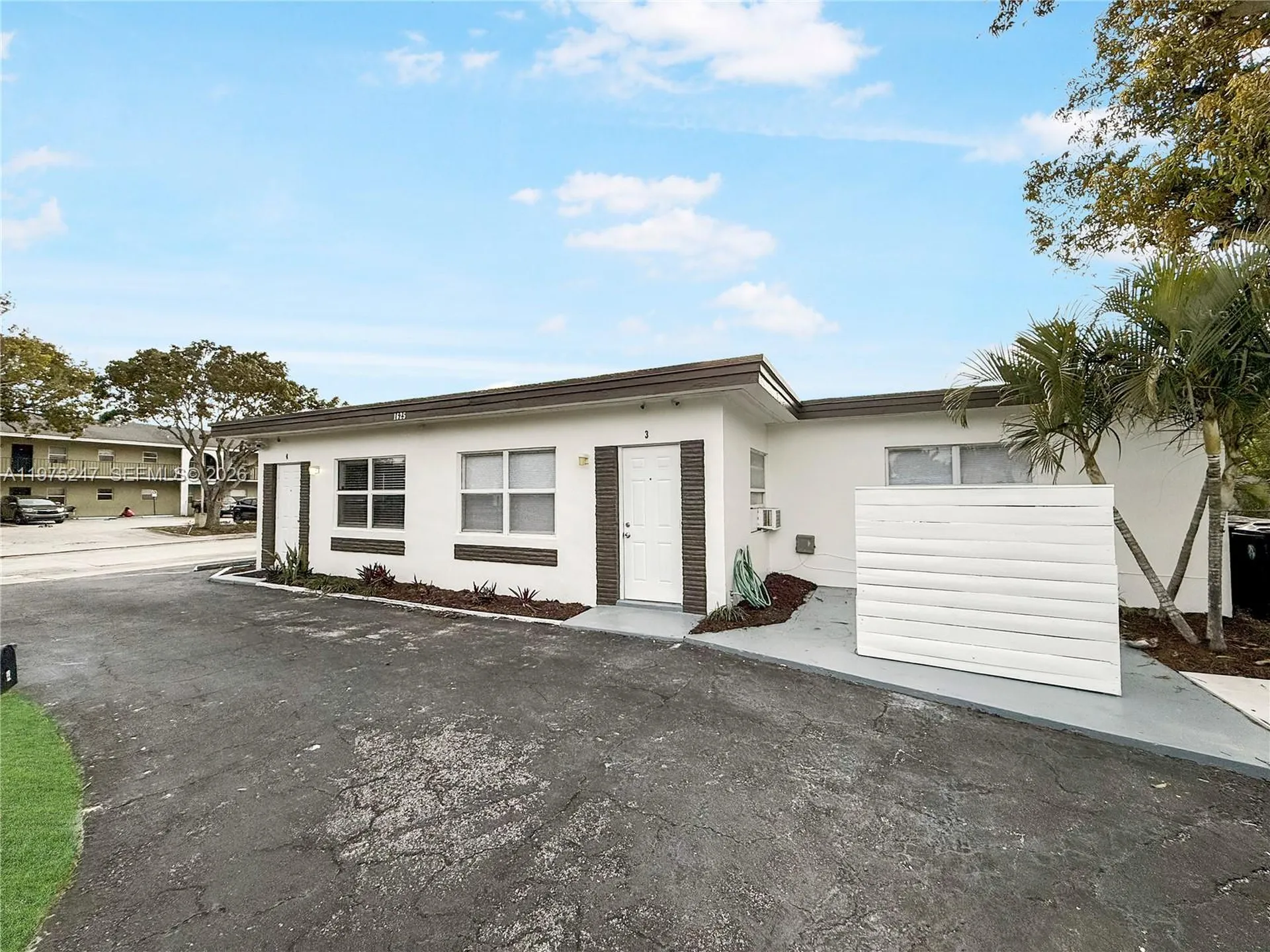 1625 S Federal Highway Lake Worth FL 33460