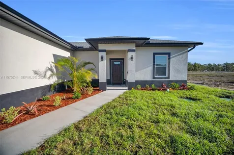 1109 Edgewood Street E Lehigh Acres FL 33974