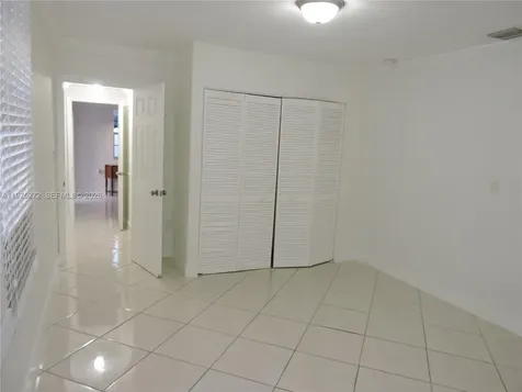551 E 39th Street Hialeah FL 33013