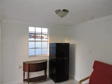 551 E 39th Street Hialeah FL 33013