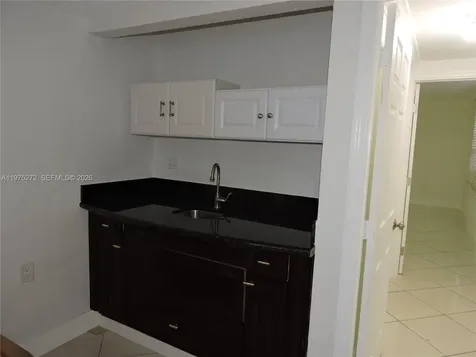 551 E 39th Street Hialeah FL 33013